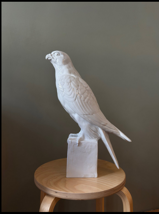 Vienna Porcelain Manufactory Augarten - Matthias Claudius Aigner - Figurine - Gerfalke - Porcelain